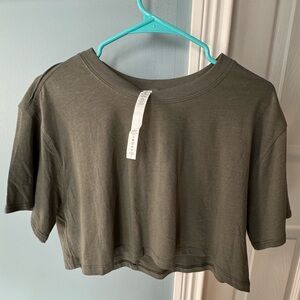 NWOT Lululemon Olive Cropped Tee